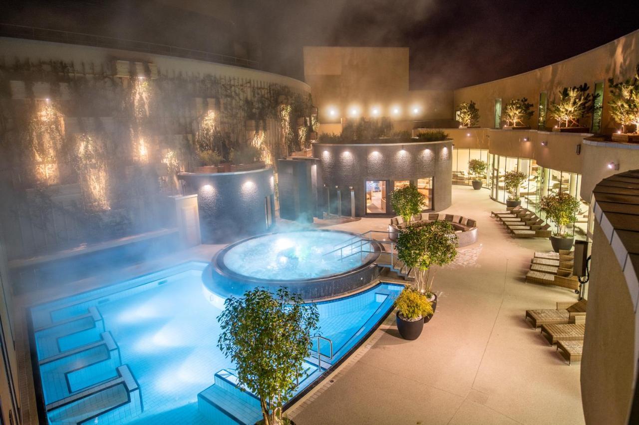 St. Martins Therme & Lodge Frauenkirchen Extérieur photo